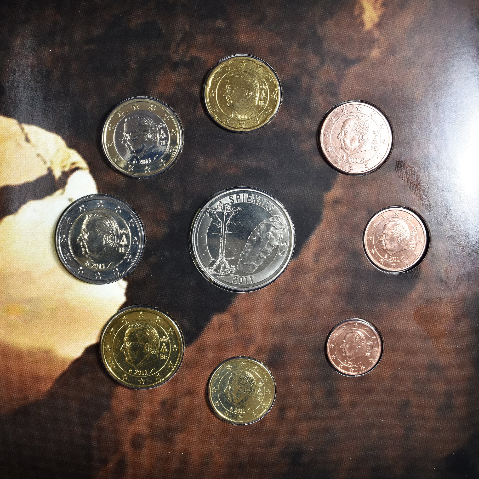 Belgique, Coffret 1 ct. - 2 Euro + Jeton, Minières de Silex, Spiennes, BU