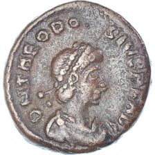 Coin, Theodosius I, Follis, 379-395, Uncertain Mint, EF(40-45), Bronze
