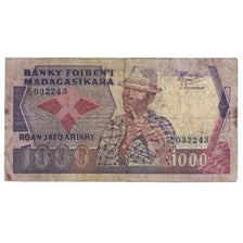 Banknote, Madagascar, 1000 Francs = 200 Ariary, KM:72a, F(12-15)
