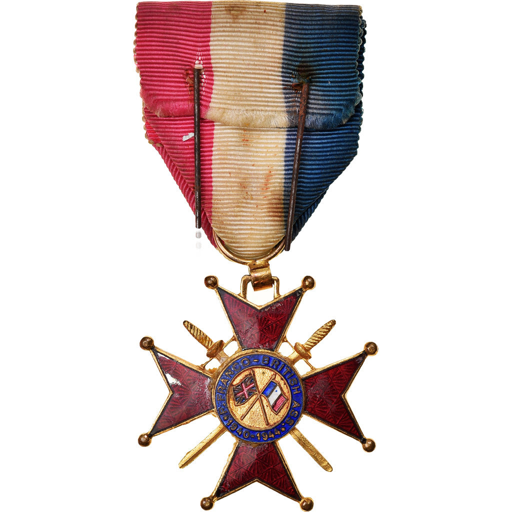Francja, Croix d'Honneur Franco-Britannique, Polityka, społeczeństwo, wojna