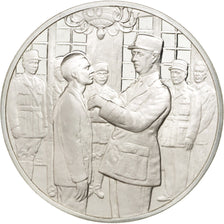 Vie de Charles de Gaulle, Médaille, Générale de Gaulle et Jean Moulin